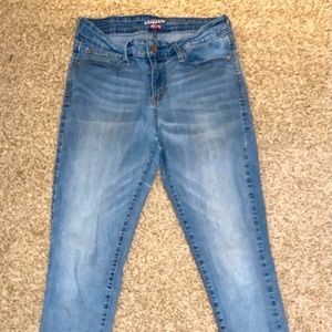 Levi Denizen Skinny Jeans